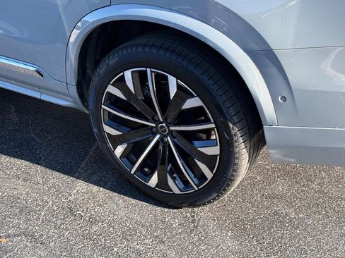 Certified 2025 Volvo XC90 B6 Plus image 8