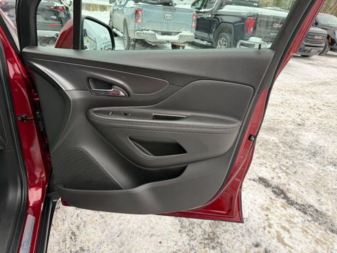 Used 2022 Buick Encore Preferred w/ Safety Package image 22