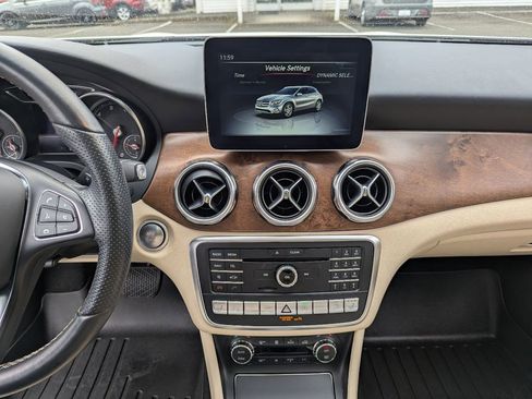 Used 2019 Mercedes-Benz GLA 250 4MATIC image 17