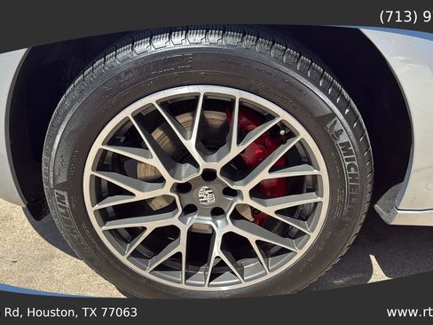 Used 2015 Porsche Macan Turbo AWD/4WD image 16