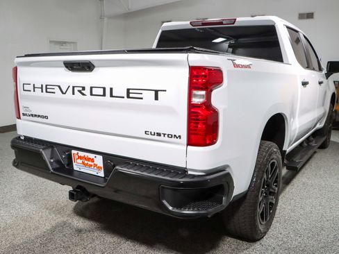 Used 2023 Chevrolet Silverado 1500 Custom Trail Boss w/ LPO, Dark Essentials Package AWD/4WD image 7