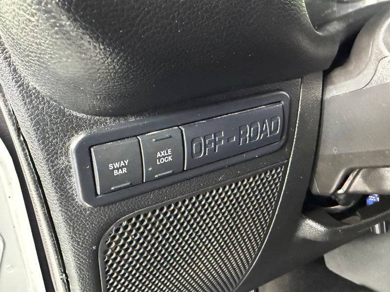 Used 2018 Jeep Wrangler Unlimited Rubicon w/ Connectivity Group AWD/4WD image 83