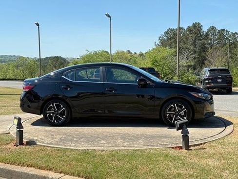 Used 2025 Nissan Sentra SV FWD image 8