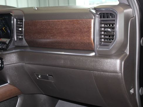 Used 2025 Chevrolet Silverado 1500 High Country w/ Midnight Edition AWD/4WD image 39