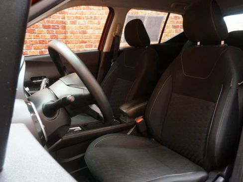 Certified 2022 Nissan Kicks SV w/ Interior Electronics Package FWD image 10
