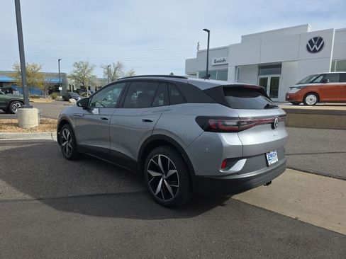 Used 2024 Volkswagen ID.4 Pro S image 3