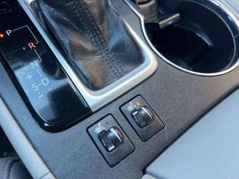 Used 2019 Toyota Highlander XLE image 22