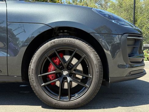 Certified 2024 Porsche Macan AWD/4WD image 12