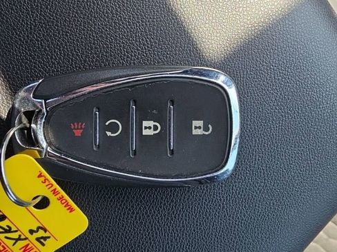 Used 2019 Chevrolet Equinox LT w/ LPO, Blackout Package AWD/4WD image 14