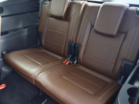 Used 2022 Volkswagen Atlas SE w/ Panoramic Sunroof Package FWD image 12