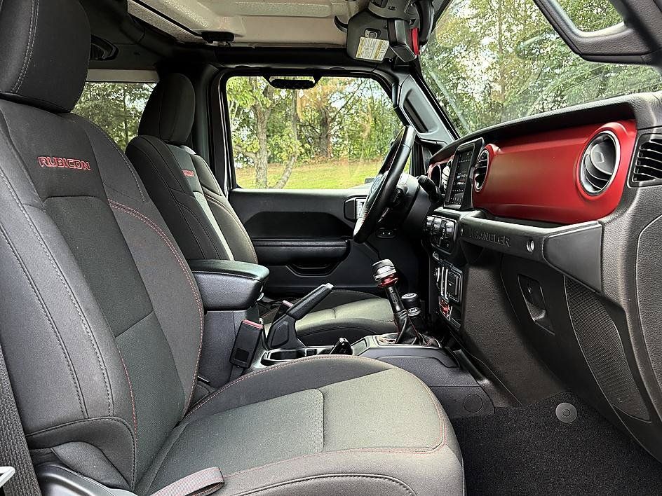 Used 2022 Jeep Wrangler Rubicon AWD/4WD image 13