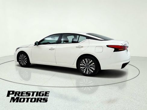Used 2025 Nissan Altima 2.5 SV FWD image 5