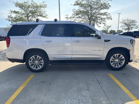 Used 2021 GMC Yukon SLT w/ SLT Premium Package AWD/4WD image 8