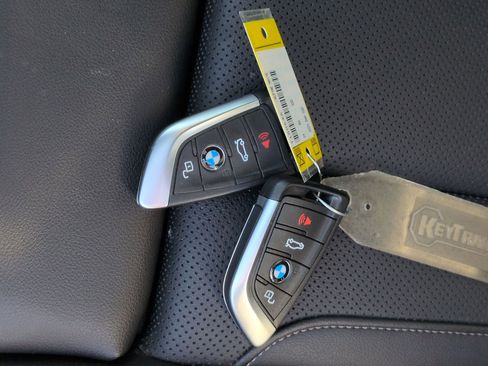 Certified 2024 BMW 330i Sedan w/ Premium Package image 33