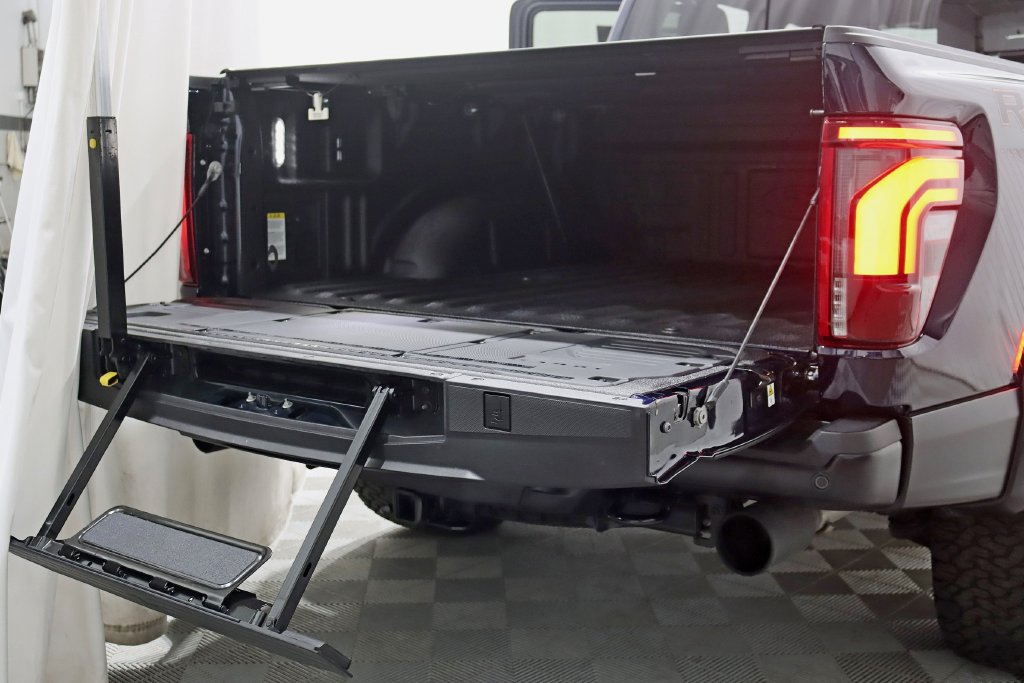 Used 2025 Ford F150 Raptor AWD/4WD image 41