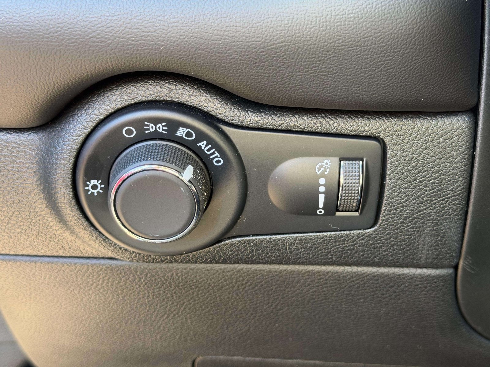 Used 2025 Dodge Durango R/T AWD/4WD image 20