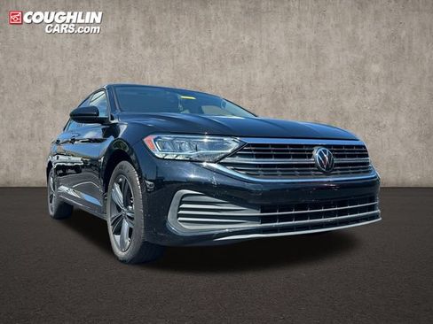 Used 2024 Volkswagen Jetta SE w/ Panoramic Sunroof Package FWD image 1