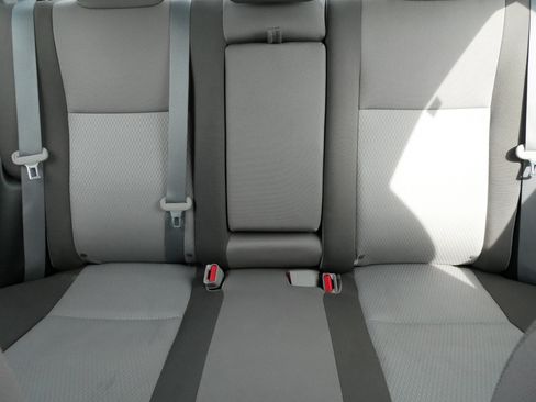 Used 2018 Toyota Corolla LE w/ LE Premium Package w/Moonroof FWD image 13