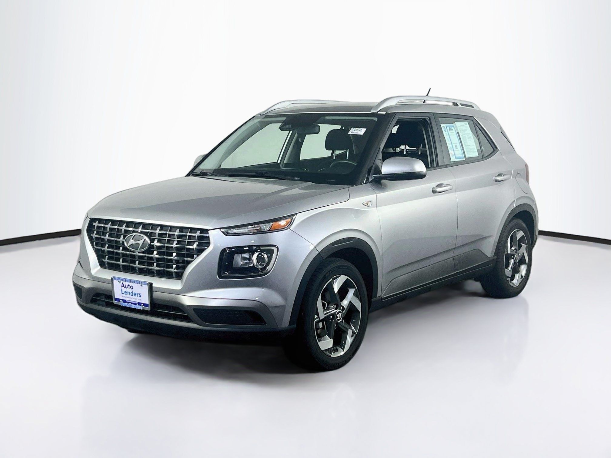 Used 2023 Hyundai Venue SEL w/ Cargo Package FWD image 1