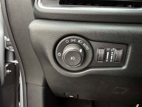 New 2026 Chrysler Pacifica Limited image 31