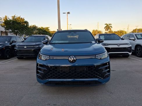 New 2026 Volkswagen Tiguan SE R-Line FWD image 2