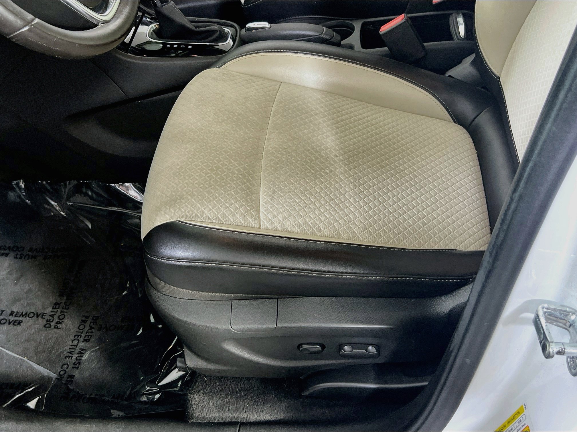 Used 2018 Buick Encore Preferred AWD/4WD image 18