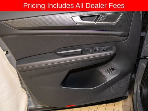 Used 2025 Volkswagen Atlas Cross Sport SEL R-Line AWD/4WD image 14