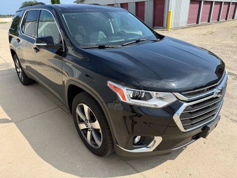 Used 2020 Chevrolet Traverse LT w/ LT Premium Package AWD/4WD image 5