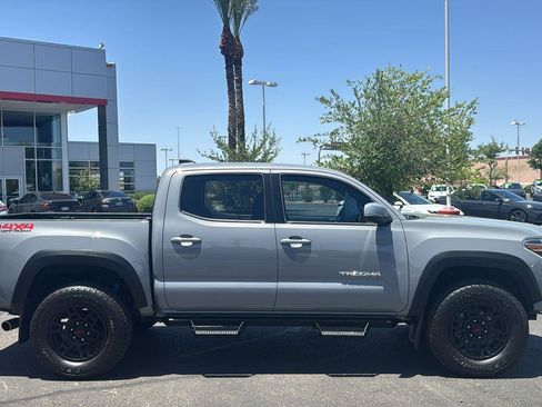 Used 2020 Toyota Tacoma TRD Off-Road w/ Technology Package AWD/4WD image 9