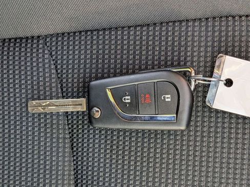 Used 2024 Toyota RAV4 LE image 31