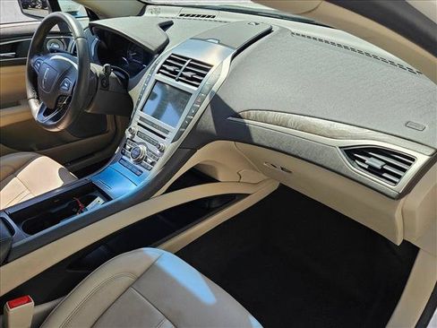 Used 2020 Lincoln MKZ Reserve w/ Luxury Package FWD image 20