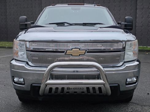 Used 2011 Chevrolet Silverado 3500 LTZ image 2