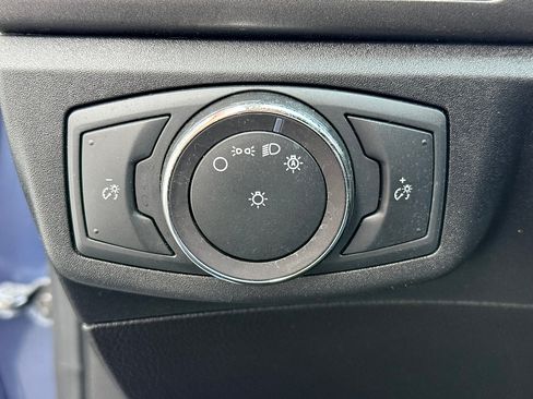 Used 2019 Ford Fusion SE FWD image 21