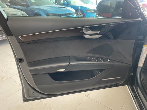 Used 2015 Audi A8 L 4.0T image 9