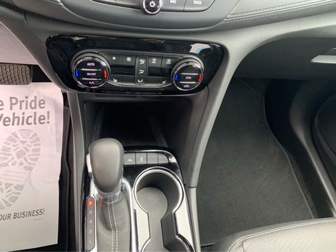 Used 2022 Buick Encore GX Essence image 19