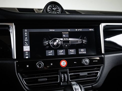Certified 2023 Porsche Macan Turbo AWD/4WD image 18