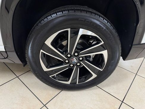 Used 2025 Buick Enclave Sport Touring image 25