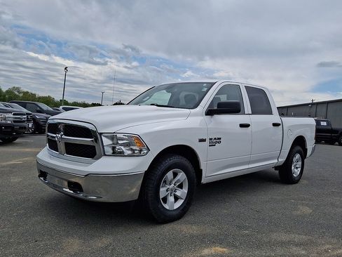 Used 2022 RAM 1500 Classic SLT w/ Protection Group AWD/4WD image 3