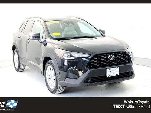 Used 2023 Toyota Corolla Cross LE image 1
