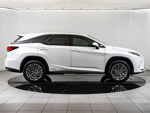 Used 2022 Lexus RX 450hL Luxury w/ Cold Area Package (CT) image 11