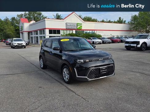 Certified 2025 Kia Soul LX FWD image 1