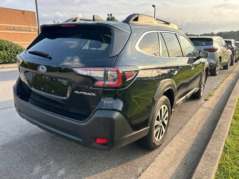 Used 2023 Subaru Outback Premium AWD/4WD image 3