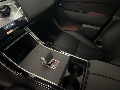 Used 2026 Land Rover Range Rover Velar Dynamic SE image 33