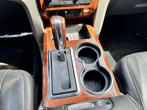 Used 2010 Ford F150 Lariat image 16