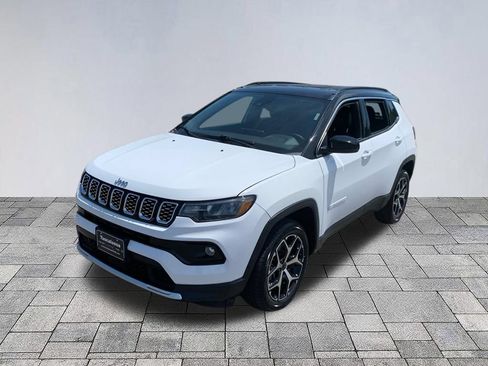 Used 2025 Jeep Compass Limited AWD/4WD image 3