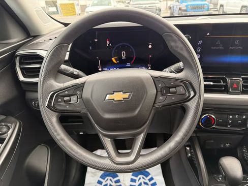 Used 2025 Chevrolet TrailBlazer LT AWD/4WD image 14