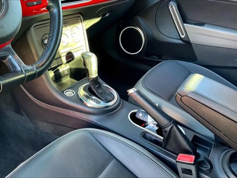 Used 2014 Volkswagen Beetle 2.5 image 19