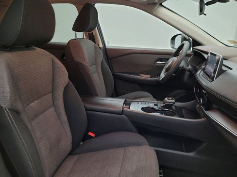 Used 2021 Nissan Rogue SV image 21