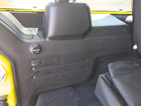 Used 2024 Jeep Wrangler Unlimited w/ Convenience Group AWD/4WD image 26