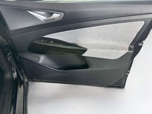 Used 2024 Volkswagen ID.4 2WD image 31